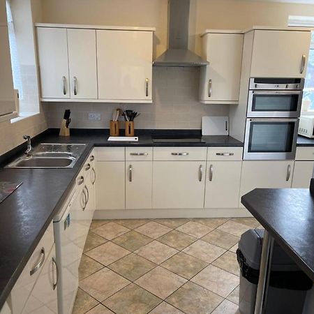 Spacious, Sleeps 17, 3 Bathrooms, Parking, Mansfield Esterno foto