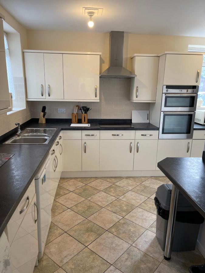 Spacious, Sleeps 17, 3 Bathrooms, Parking, Mansfield Esterno foto
